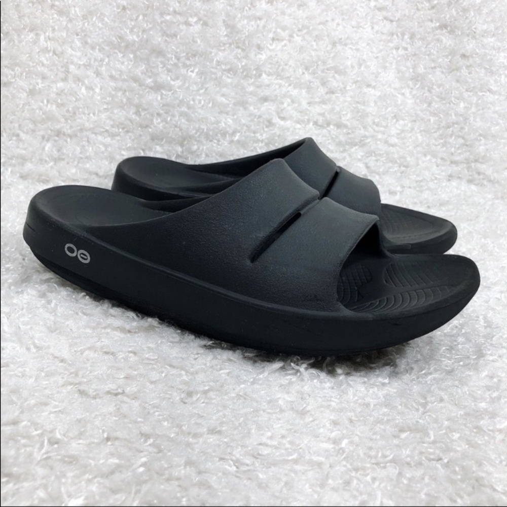 Oofos Black Sandals